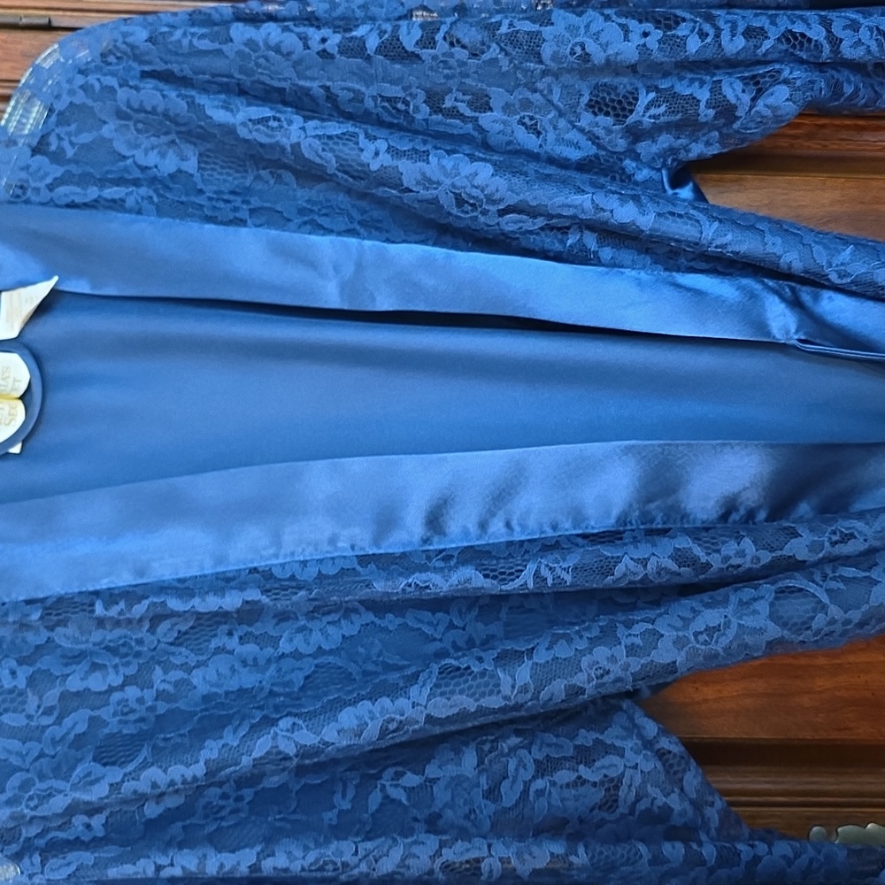 Victoria Secret Robe - Picture 2 of 3